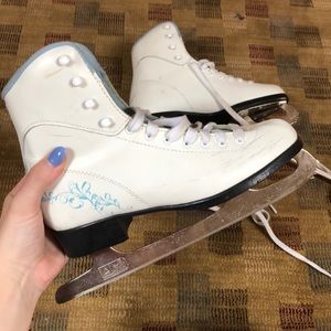 Figure Skates (DBX)